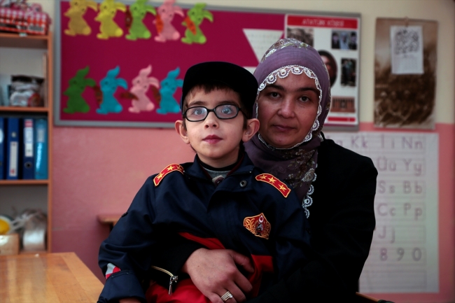 Kısmi görme engelli öğrencinin hayalini itfaiye ekipleri gerçekleştirdi